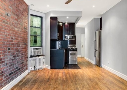 Mott Street - Photo 1