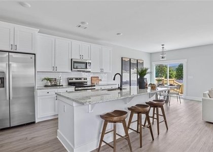 102 Fairlie Parkway - Photo 1