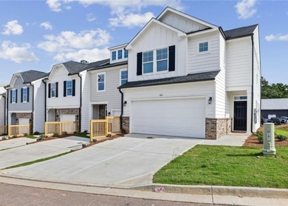 102 Fairlie Parkway - Photo 1