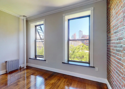 Tenth Avenue - Photo 1