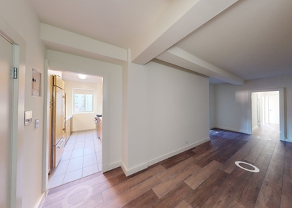 1st Avenue - Photo 1