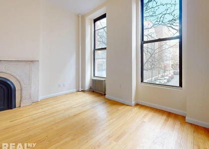 East 7th Street - Photo 1