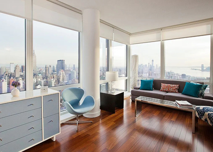 West 42nd Street - Photo 1
