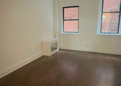 1st Avenue - Photo 1