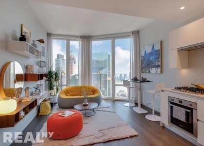 East 44th Street - Photo 1