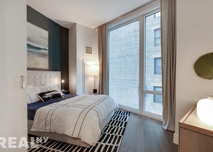 East 44th Street - Photo 1