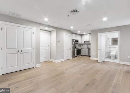 222 W Rittenhouse Square - Photo 1