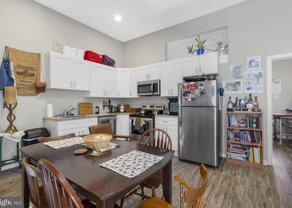 162 Richmond Street - Photo 1