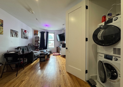 585 Knickerbocker Avenue - Photo 1