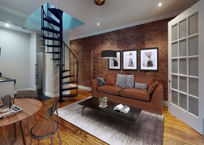 Tenth Avenue - Photo 1