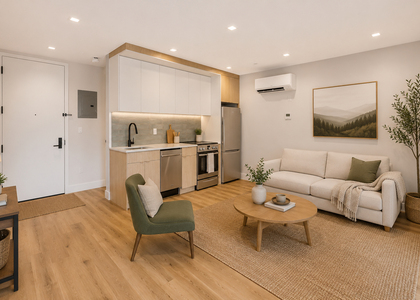 415 Manhattan - Photo 1