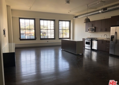 1645 Vine Street - Photo 1