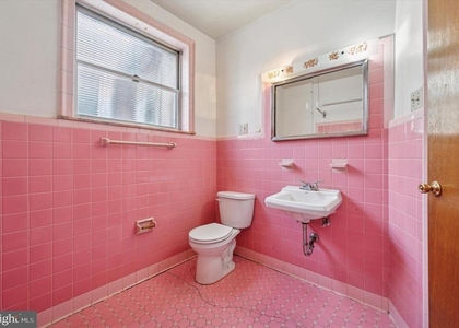 1639 Wolf Street - Photo 1