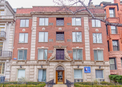 1504 N Dearborn Parkway - Photo 1