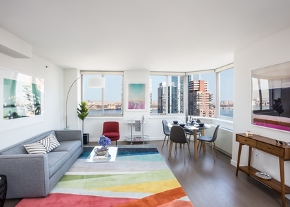 10th Avenue - Photo 1