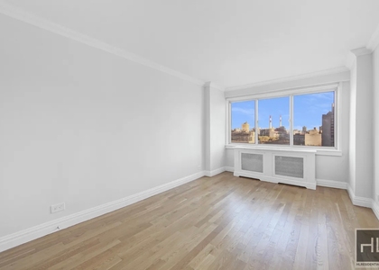 East 65th Street - Photo 1