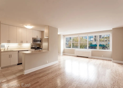 East 51 Street - Photo 1