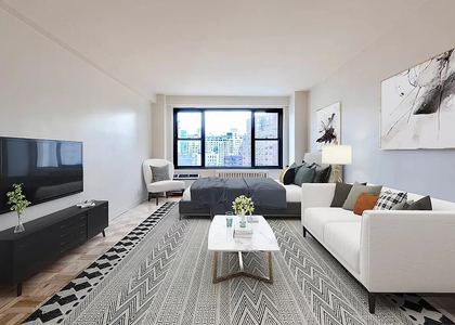 East 49 Street - Photo 1