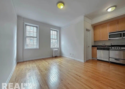 117 W 13th St - Photo 1