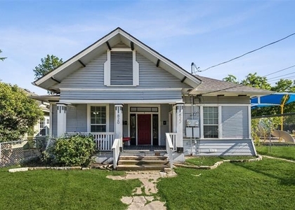 820 W 10th Street - Photo 1