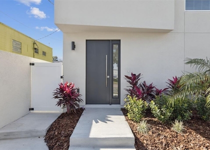 544 N Bumby Avenue - Photo 1