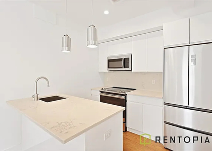 61 Montrose Avenue - Photo 1
