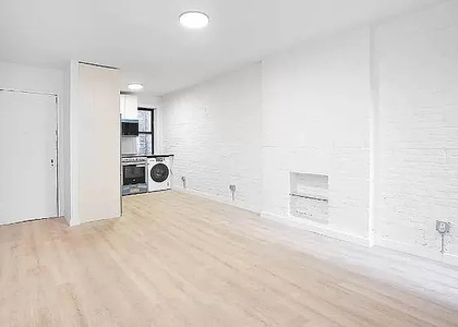 446 West 55th Street - Photo 1