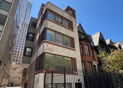 117 E Bellevue Place - Photo 1