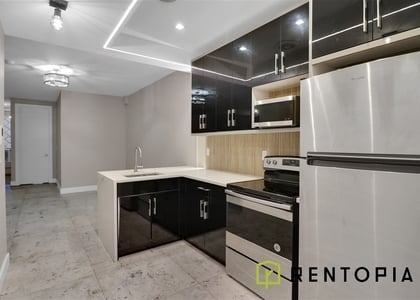 59 Graham Avenue - Photo 1