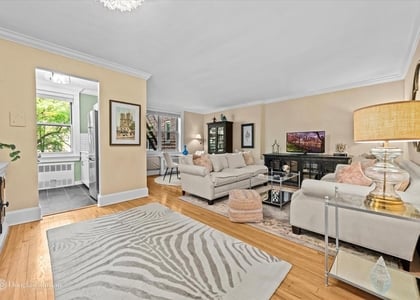629 Kappock St - Photo 1