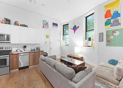 485 Evergreen Ave - Photo 1