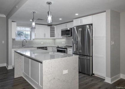100 Glen Street - Photo 1