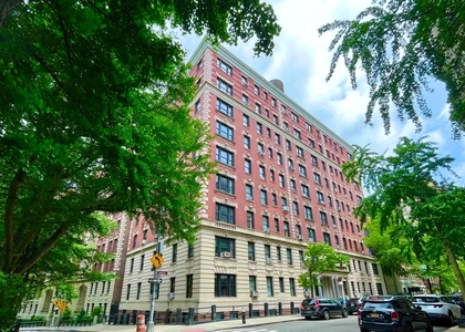 Riverside Drive - Photo 1