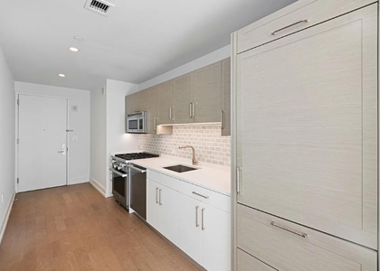 Tenth Avenue - Photo 1