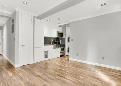 Second Avenue - Photo 1