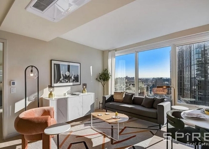 Third Avenue - Photo 1