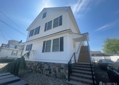 16 E Kupsch Street - Photo 1