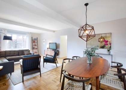 1st Avenue - Photo 1