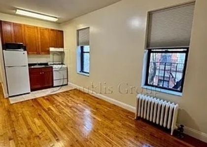 Crescent Street - Photo 1