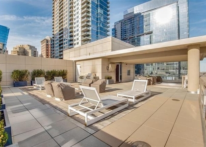 2025 Woodall Rodgers Freeway - Photo 1