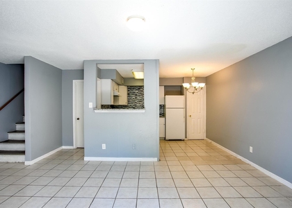 2215 Mission Hill Cir - Photo 1