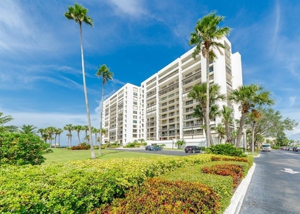 1460 Gulf Boulevard - Photo 1