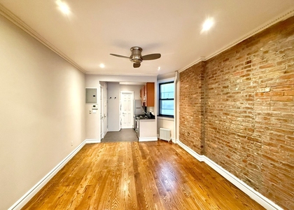 382 East 10th Street - Photo 1