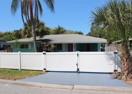 3605 Iroquois Avenue - Photo 1