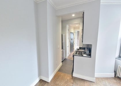 309 East 8th Street - Photo 1