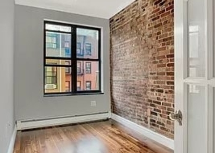 124 Ridge Street - Photo 1