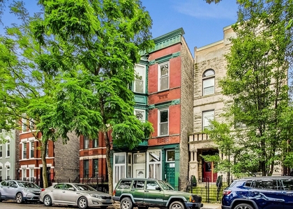 1645 W Huron Street - Photo 1