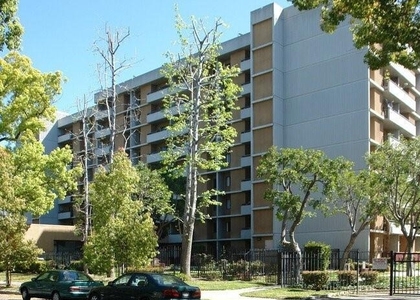 440 N Madison Ave - Photo 1