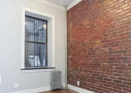 Mott Street - Photo 1