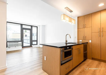 5-49 Borden Avenue - Photo 1
